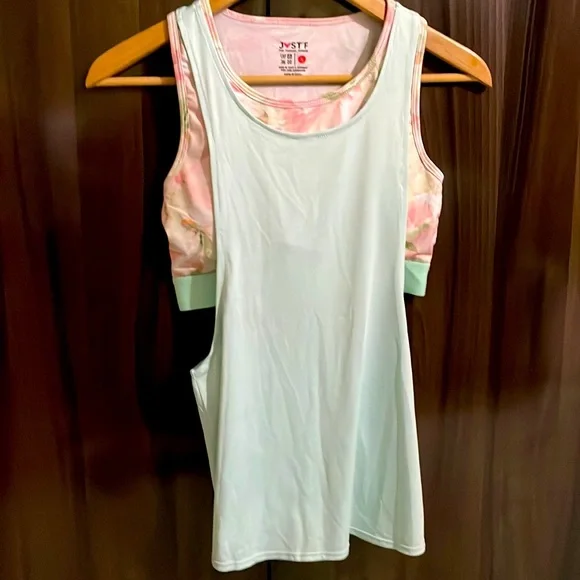 Just F Tank top with padded sports bra by Jacqueline Fernandez. - Picture 3 of 7